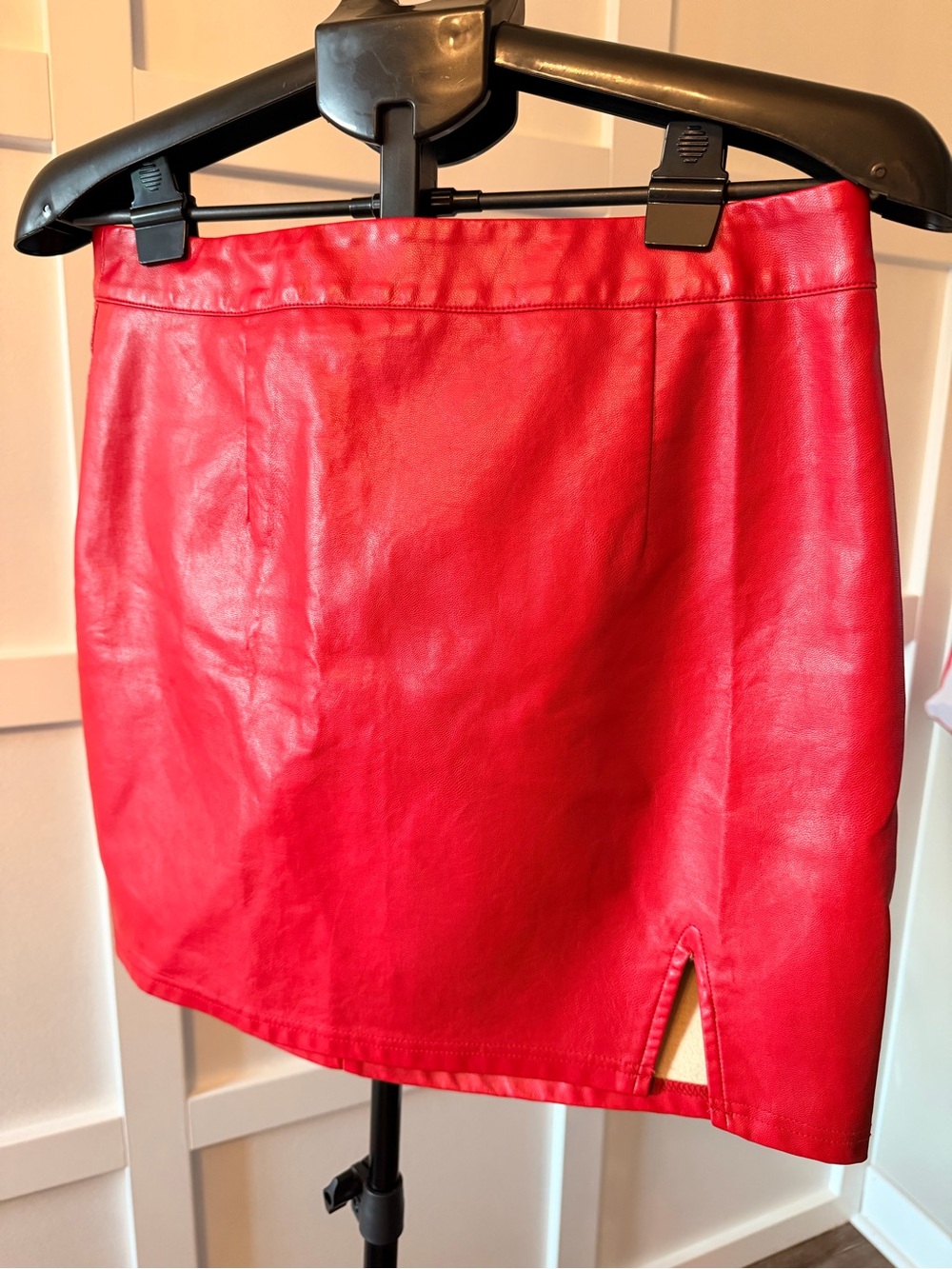 Lulus Red Faux Leather Mini Skirt Size L Side Slit Y2K